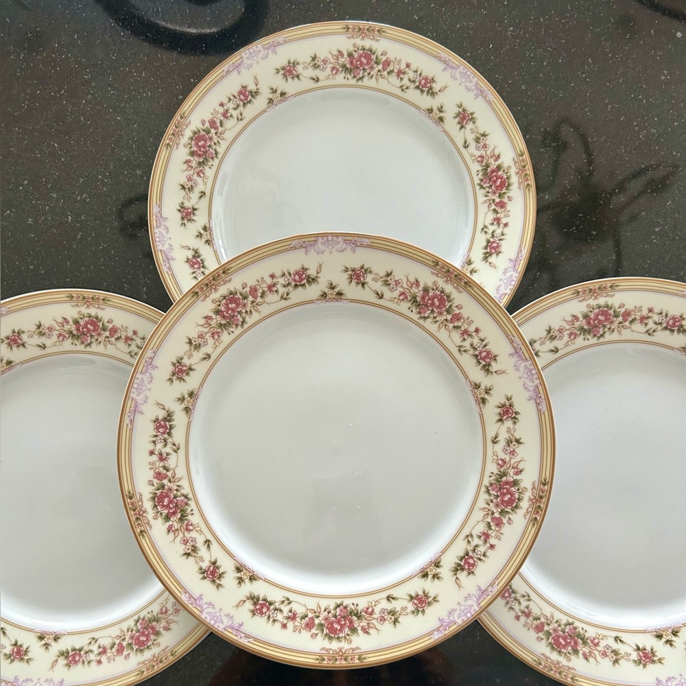 Elegant Floral Dinner Plate Set